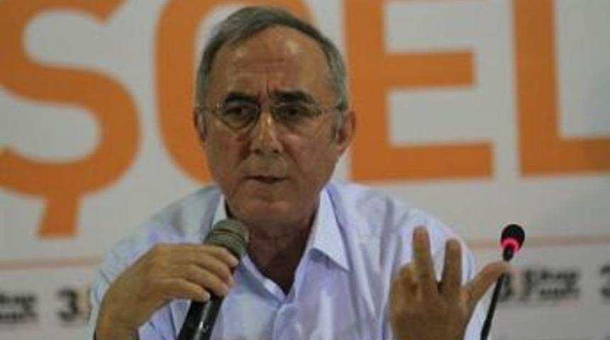 Kitap Fuarı’nda gitarlı şiir dinletisi