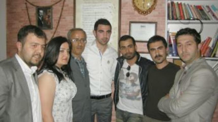 T&uuml;rkmen Radyo Extra'ya konuk oldu