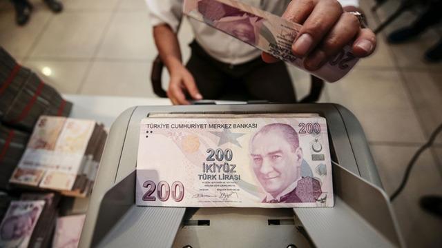Eylül yaşlı aylığı ve engelli aylığı hesaplara yatırılmaya başlandı