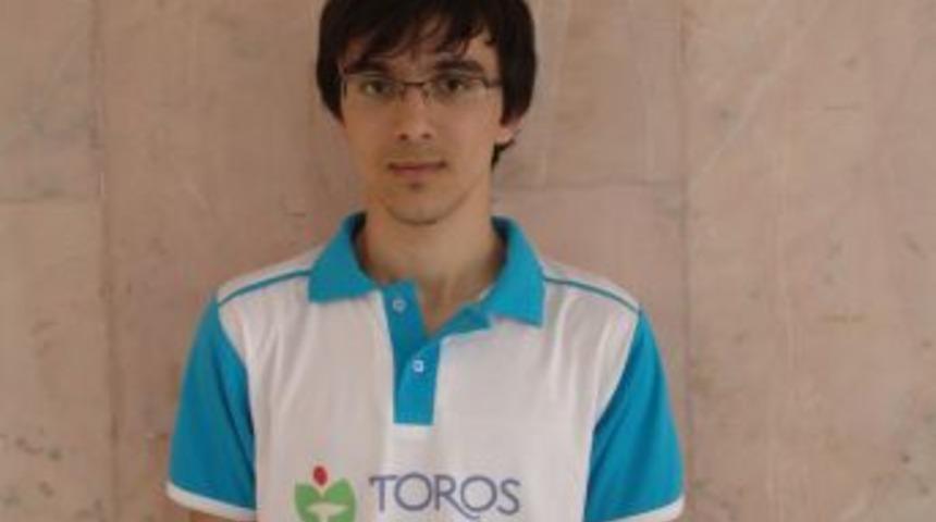 Toros Akdeniz Fen Lisesi &ouml;ğrencisi kimya dalında d&uuml;nya ikincisi oldu