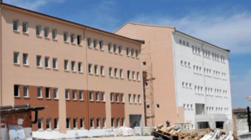 Samsun'un il&ccedil;elerinde inşa edilen ilk&ouml;ğretim okulları bitme aşamasına geldi