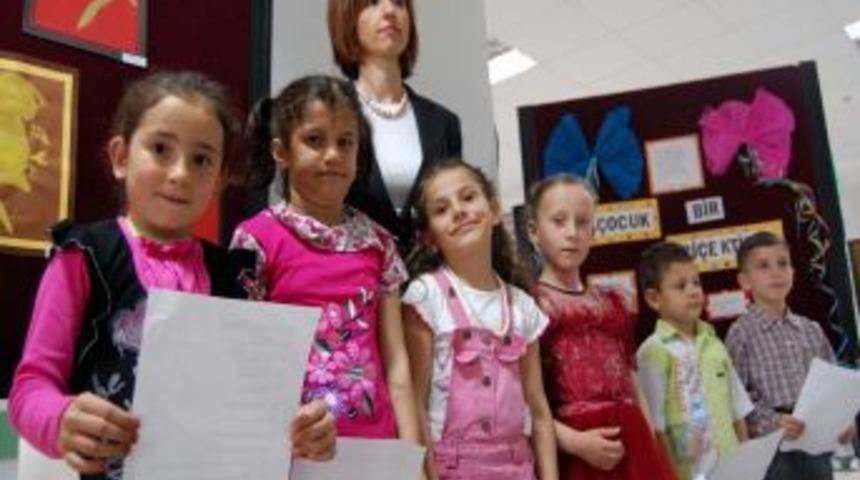 Hastalıklarını unutturan eserleri sergilediler