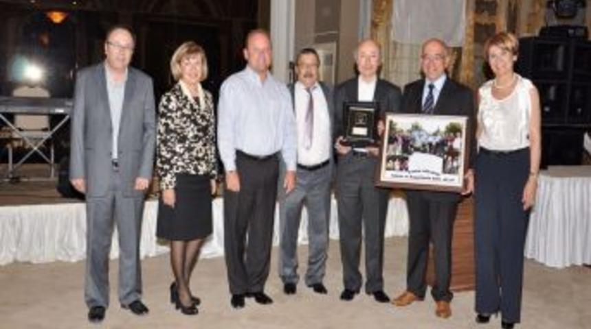 Jant &uuml;retiminde d&uuml;nya birinciliğini kutladı