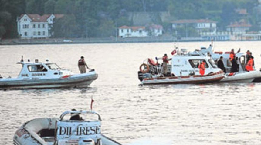 Polis helikopteri denize &ccedil;akıldı: 4 &ouml;l&uuml;