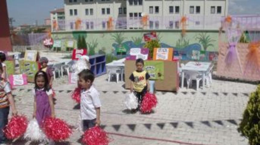 Anaokulu &ouml;ğrencileri yıl sonu sergisi a&ccedil;tı