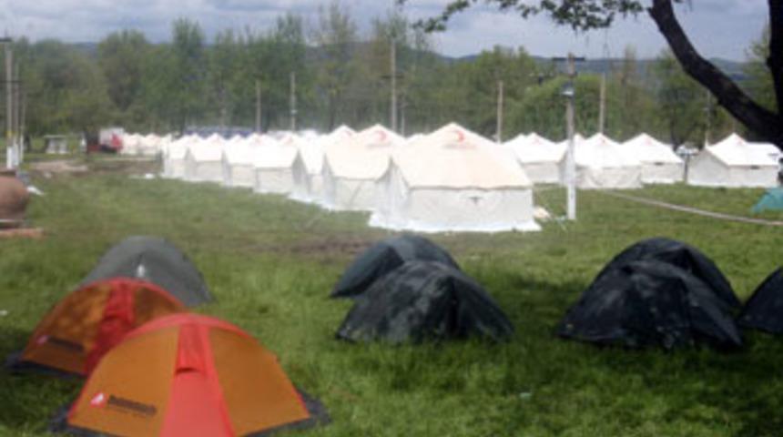 Simavlılar dışarda sabahladı