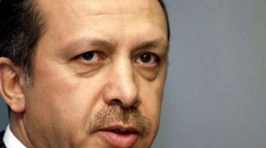 Başbakan Erdoğan'ın posterinin yakıldı