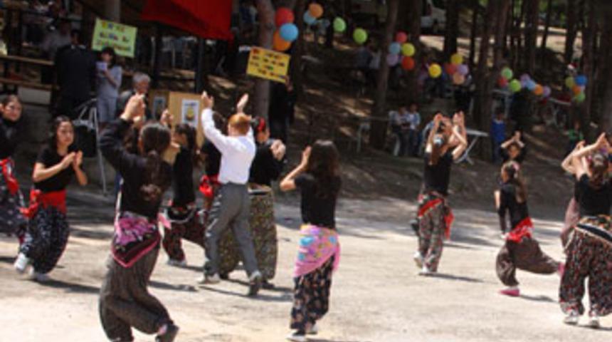 Taşova'da Türkçe şenliği yapıldı