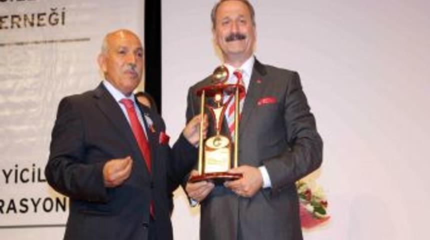 &Ccedil;ağlayan&rsquo;dan K&uuml;rk&ccedil;&uuml;&rsquo;ye: Bu işler hari&ccedil;ten gazel atmakla olmaz