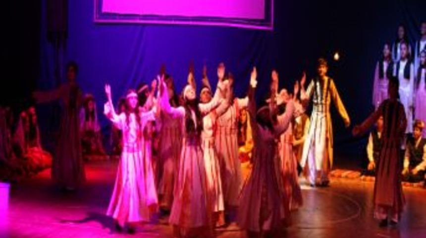 HAMLE&rsquo;li &ouml;ğrenciler birlik ve kardeşlik gecesinde g&ouml;n&uuml;lleri fethetti