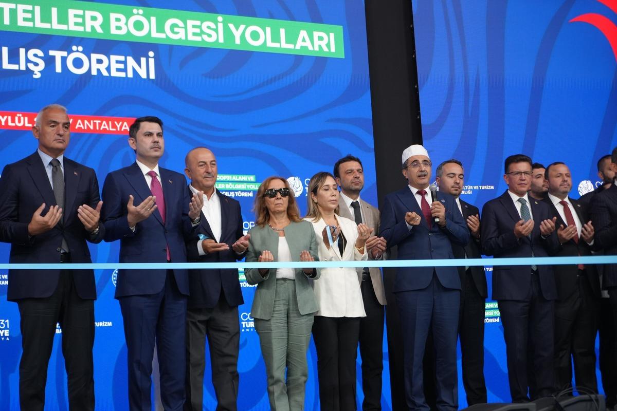Bakan Kurum dan Antalya da anlamlı mesaj! "Kimsenin, tabiatımızı kirletmesine m&uuml;saade etmedik, etmeyeceğiz" 2