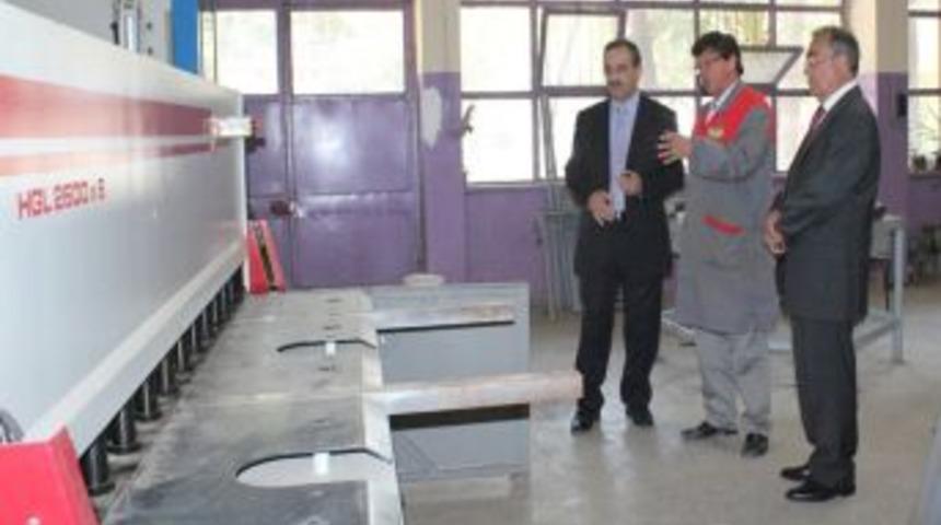 Tekelioğlu: T&uuml;rkiye&rsquo;de işsizlik değil, mesleksizlik var