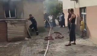 Elazığ&rsquo;da odunluk ve kilerde yangın