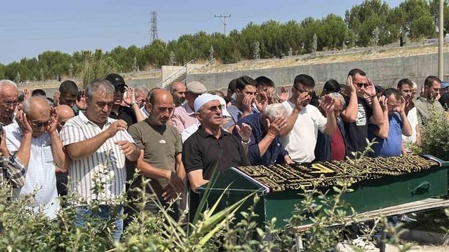Damatlık yerine kefen giydi 3