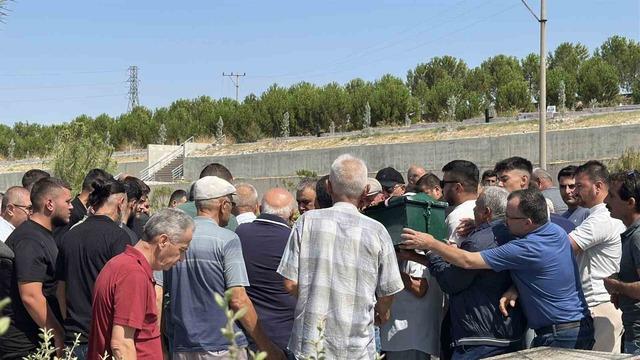 Damatlık yerine kefen giydi 1
