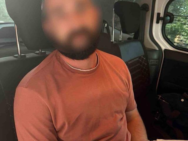 Kırmızı b&uuml;ltenle aranan ş&uuml;pheli Serik&rsquo;te yakalandı