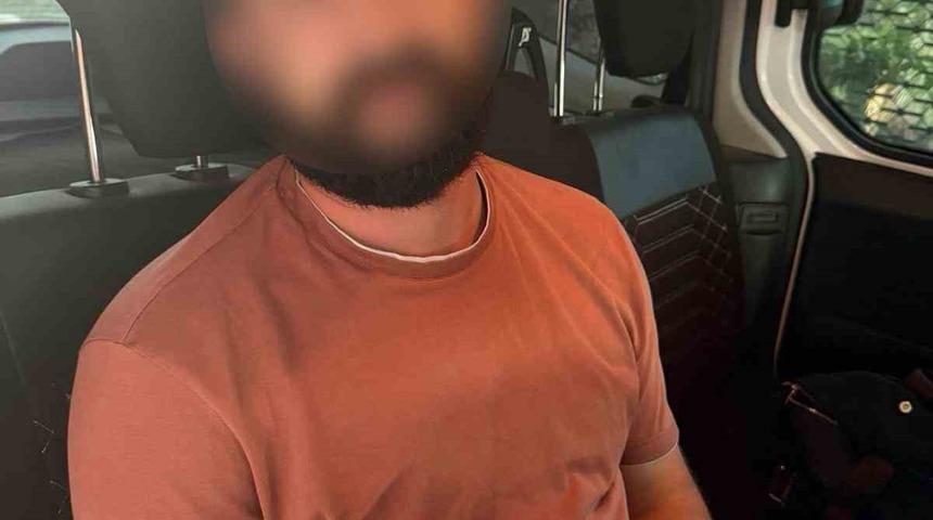 Kırmızı b&uuml;ltenle aranan ş&uuml;pheli Serik&rsquo;te yakalandı