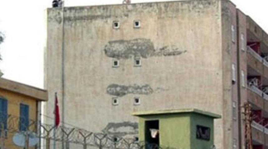 Silopi'de cezaevine saldırı