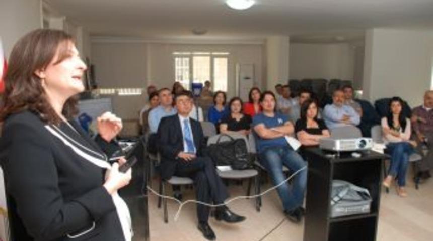 "Dişi &ccedil;&uuml;r&uuml;k insanla demokrasi olmaz"