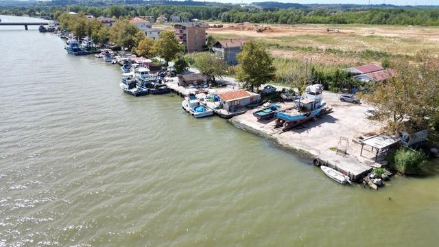 Sezonla birlikte çileleri de başladı: Nehir ağzındaki sığlaşma balıkçılara zor günler yaşatıyor 2