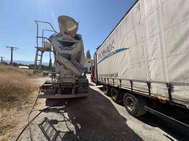Tırda çıkan yangına, çevreden geçen beton mikseri yardıma koştu 5