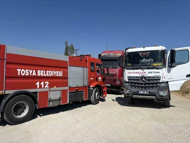 Tırda çıkan yangına, çevreden geçen beton mikseri yardıma koştu 3