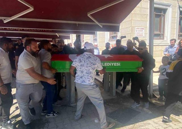 Girne’deki gemi kazasında hayatını kaybeden Eskişehirli kadın son yolculuğuna uğurlandı 5