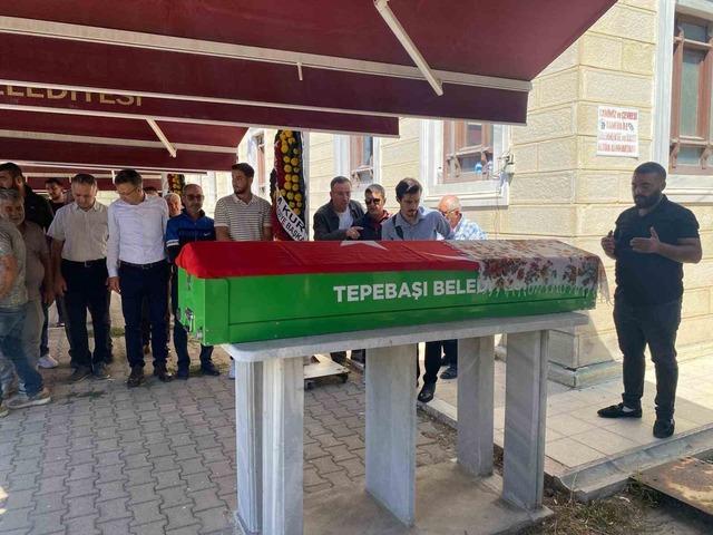 Girne’deki gemi kazasında hayatını kaybeden Eskişehirli kadın son yolculuğuna uğurlandı 3