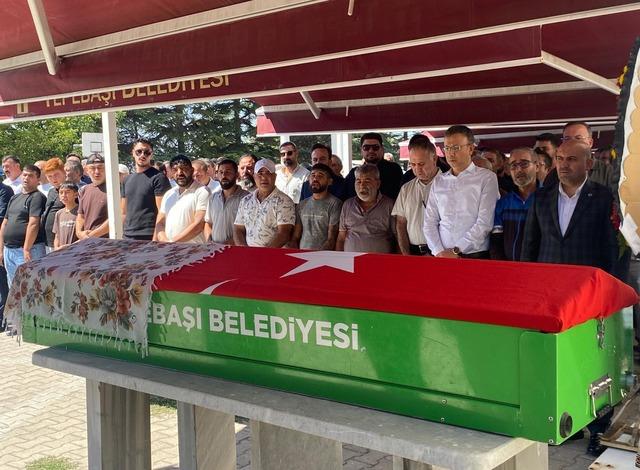 Girne’deki gemi kazasında hayatını kaybeden Eskişehirli kadın son yolculuğuna uğurlandı 2