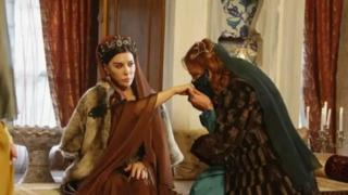 Nebahat Çehre ile Meryem Uzerli yıllar sonra aynı karede: Sosyal medya onları konuştu