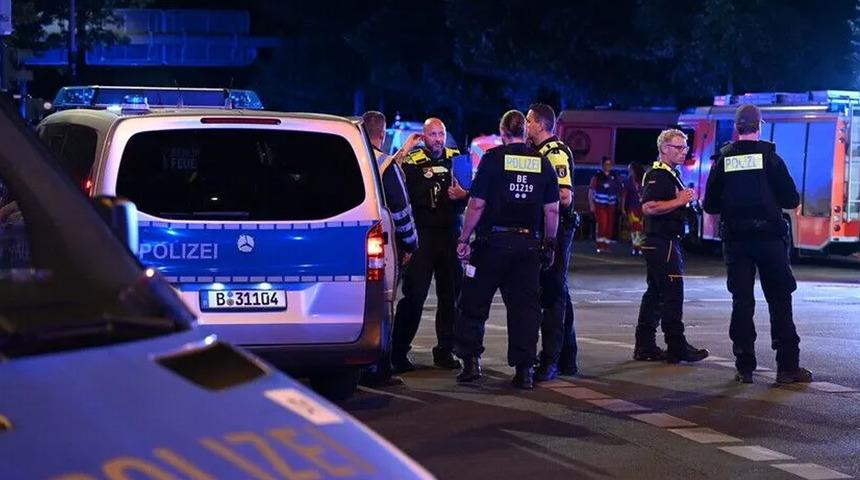 Almanya'da silahlı saldırı! 2 T&uuml;rk &ouml;ld&uuml;r&uuml;ld&uuml;: Mafya hesaplaşması detayı