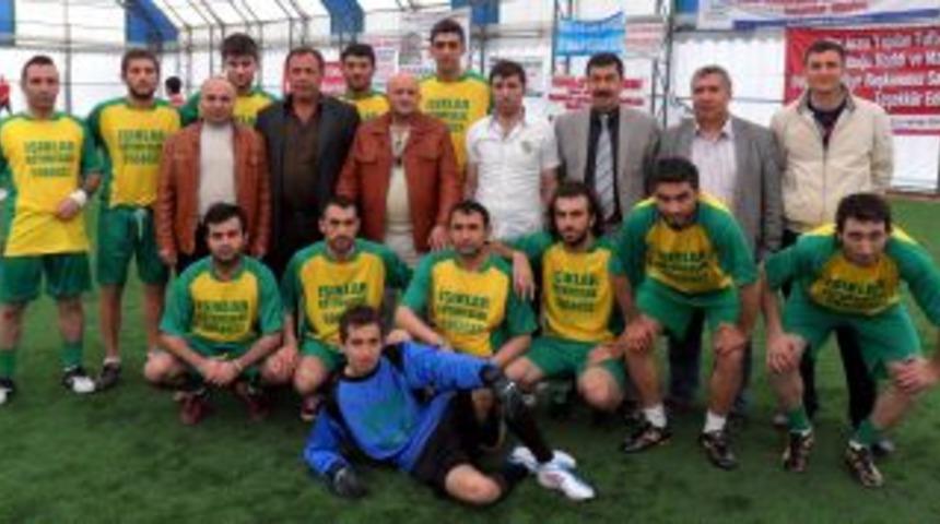 İstanbul Ardahanspor yarı finale yükseldi