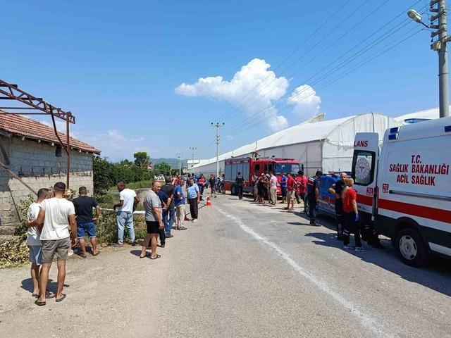 Antalya&rsquo;da su kanalına d&uuml;şen trakt&ouml;r&uuml;n s&uuml;r&uuml;c&uuml;s&uuml; hayatını kaybetti 4