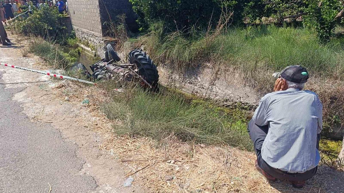 Antalya’da su kanalına düşen traktörün sürücüsü ha…