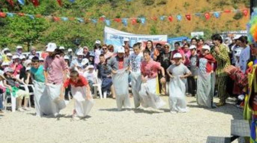 Beykoz Bahar ve &Ccedil;ocuk Şenliği renkli ge&ccedil;ti