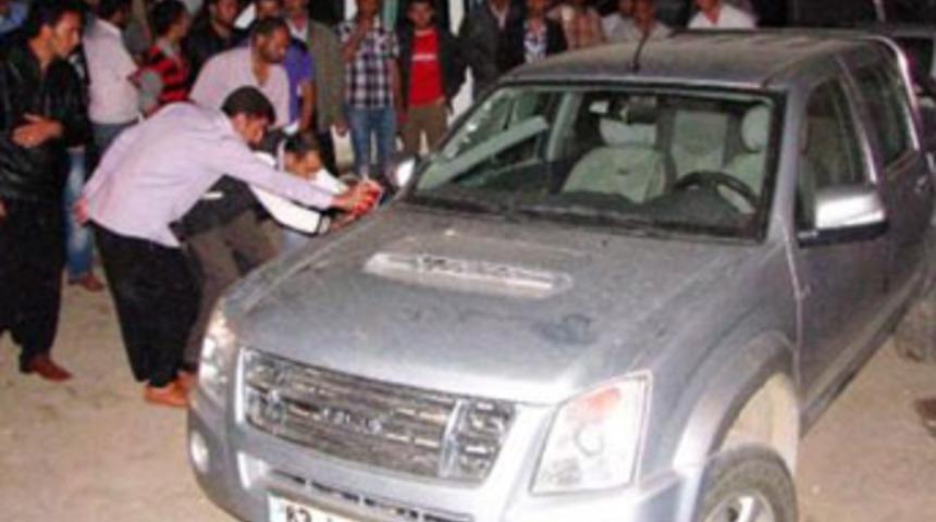 Bağımsız adayın otomobili kurşunlandı