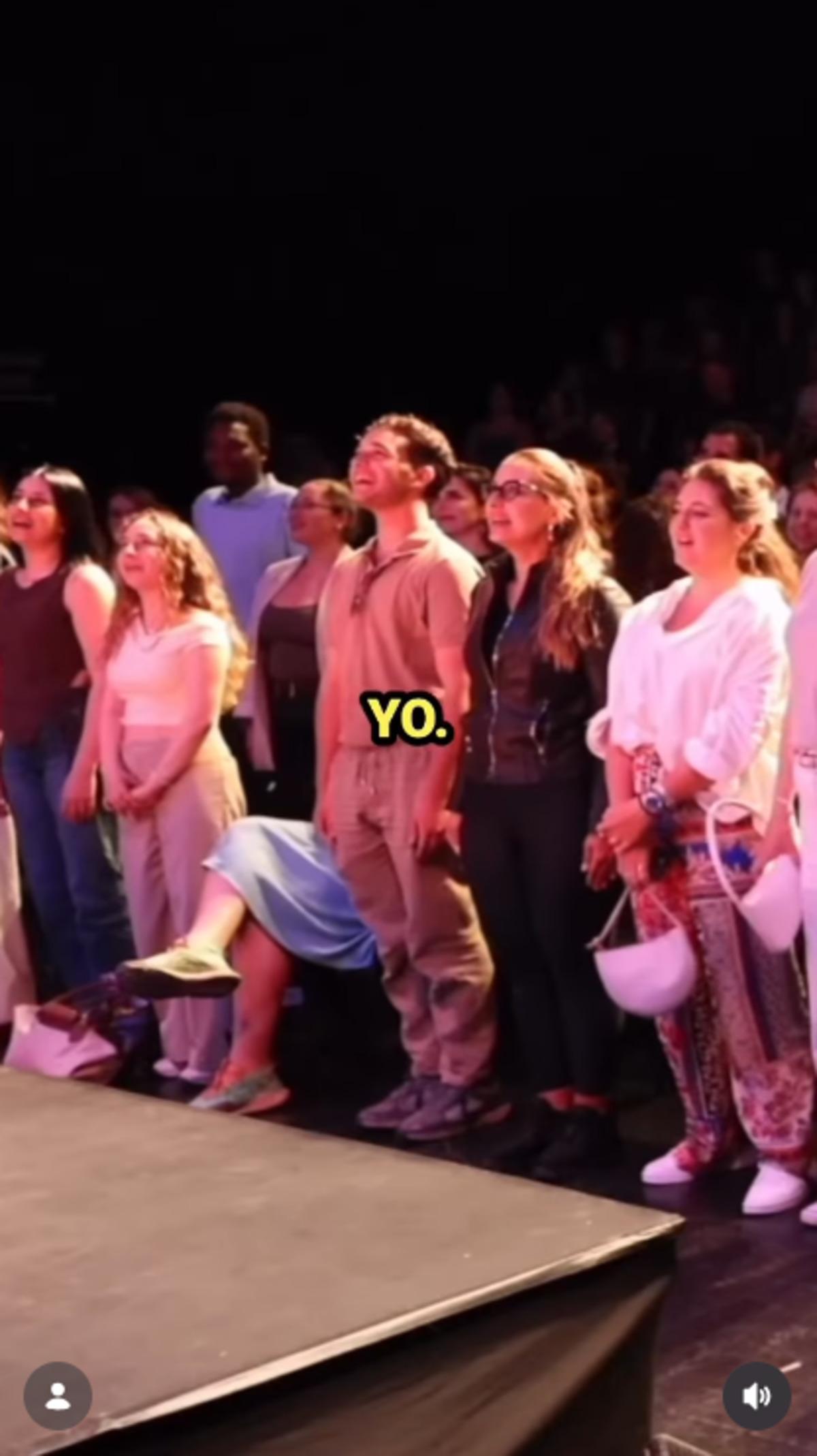 Alman komedyen neye uğradığını şaşırdı! İstiklal Marşı sorusuna salondan tek yürek yanıt 1