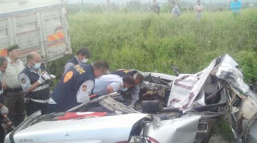 Yaşlı &ccedil;ifti kazada can verdi