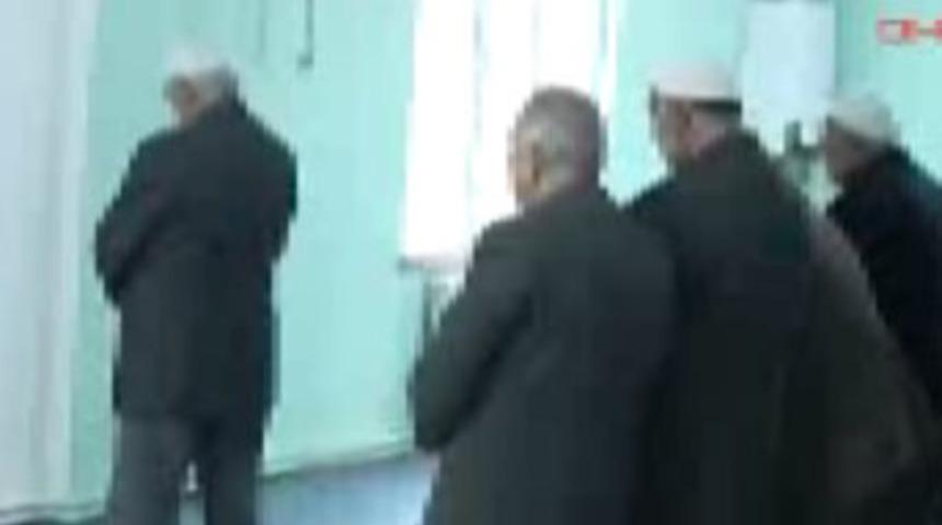 İmam gitti kavga bitti