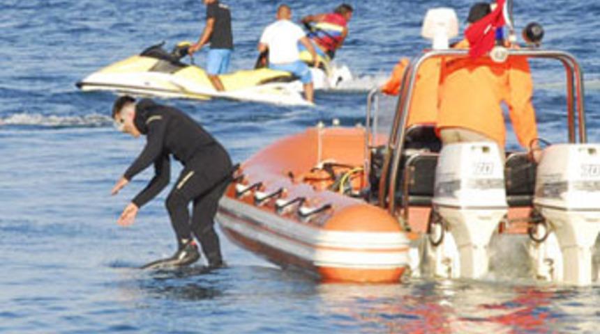 Denize giren asker boğuldu