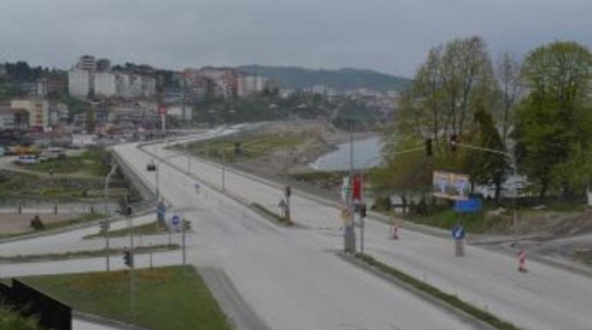 Yeni k&ouml;pr&uuml; ara&ccedil; trafiğine kapandı