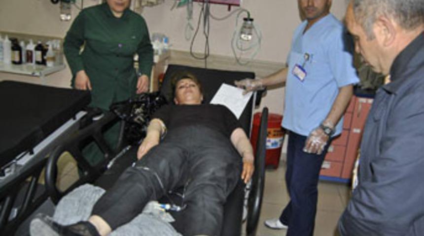 Boşanmak isteyen eşini vurdu