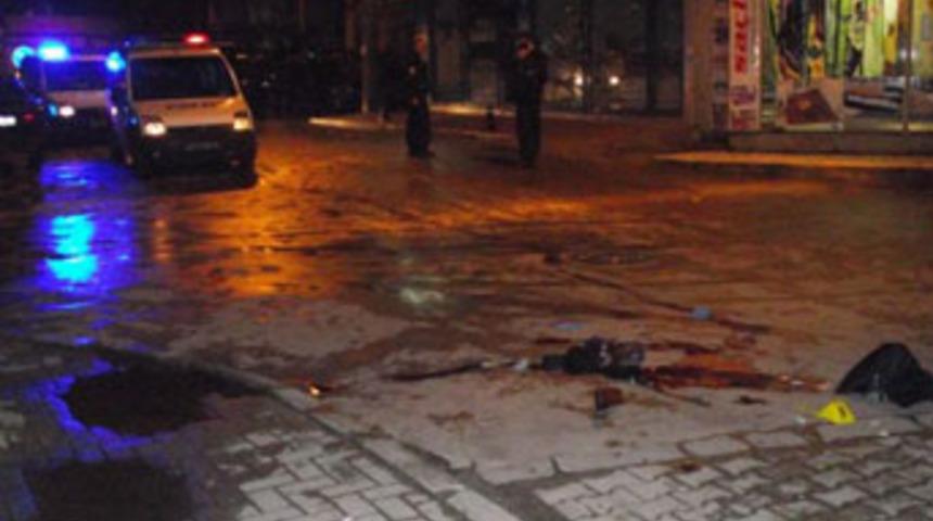 Bar &ccedil;ıkışı silahlar konuştu