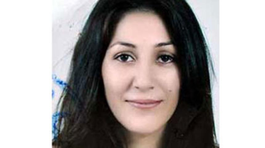 Komadan &ccedil;ıktı "&ccedil;ok &uuml;zg&uuml;n&uuml;m" dedi