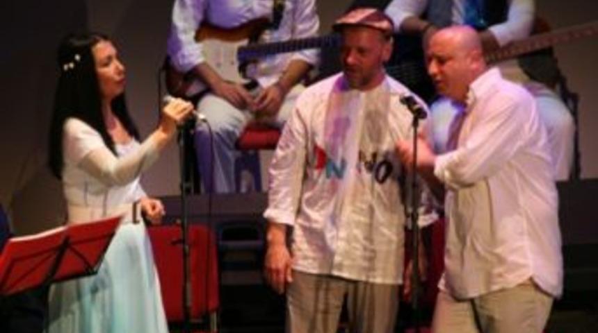 Kardeş Türküler yeni albümleri ile Antalya'da