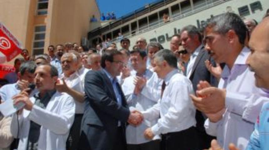 TTB Başkanı geldi grev bitti