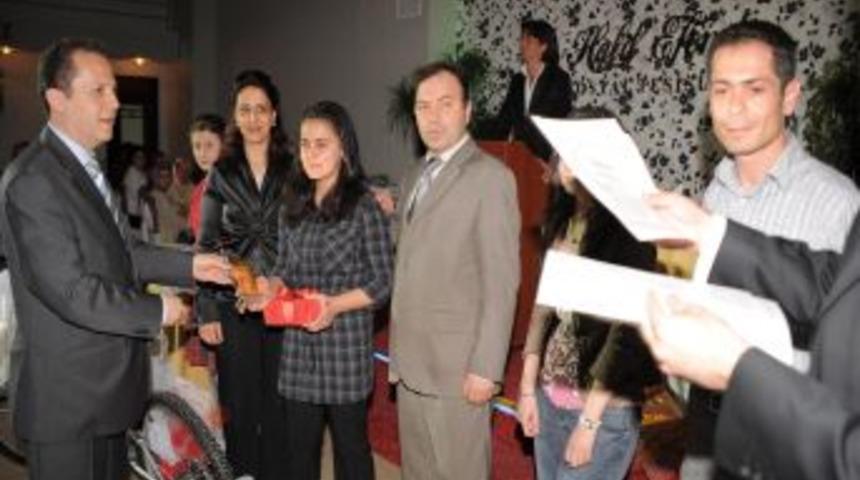 &Uuml;nye &Ccedil;akırtepe Hastanesi'nden sanat&ccedil;ı &ouml;ğrencilere teşvik