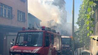 Beyoğlu’nda iki katlı iş yerinde çıkan yangın söndürüldü