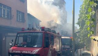 Beyoğlu&rsquo;nda iki katlı iş yerinde &ccedil;ıkan yangın s&ouml;nd&uuml;r&uuml;ld&uuml;