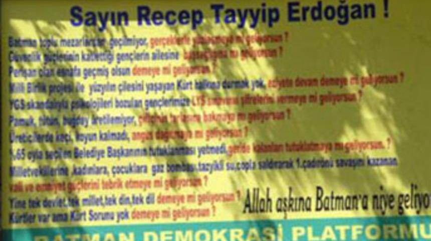 Batman'da ilginç afişler